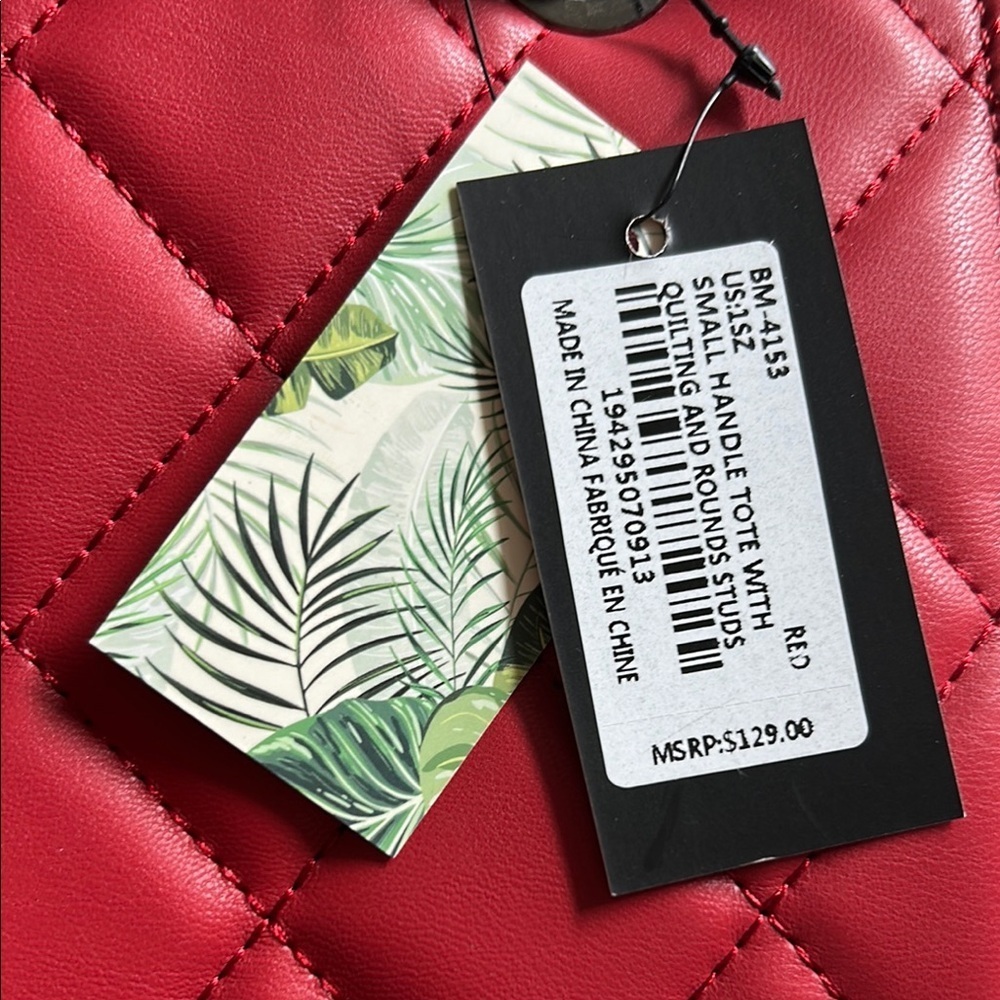 691.‎ Badgley Mishka Crossbody Red Quilted Handbag - Picture 3 of 3